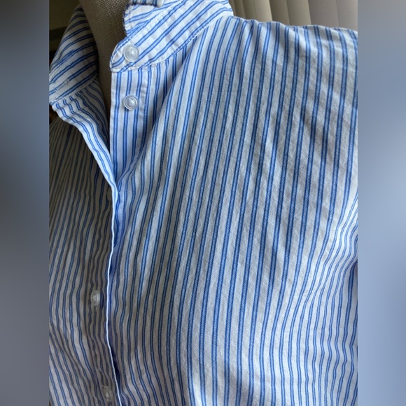 H&M shirt. - Picture 2 of 5